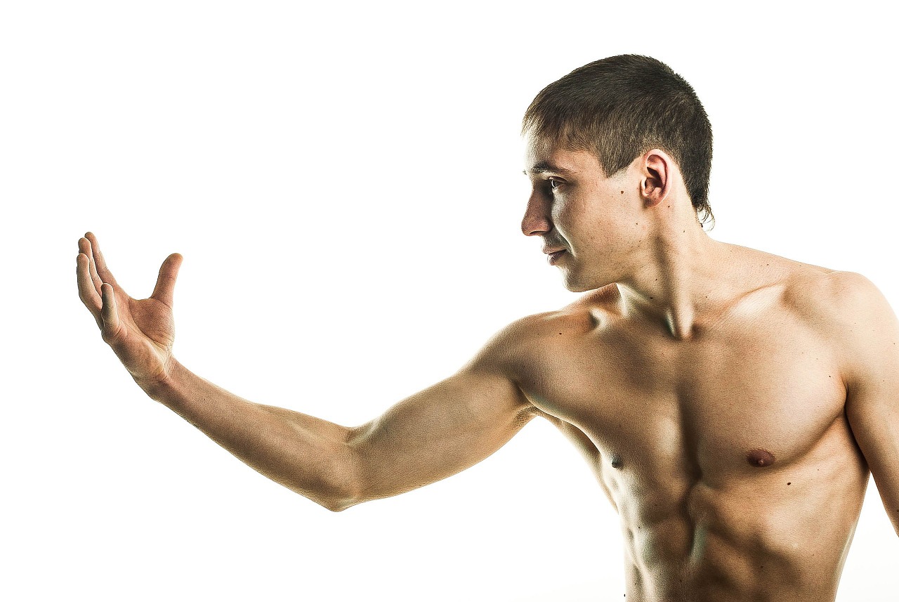 Peut-on se muscler sans accessoires et avec un régime hypercalorique ?